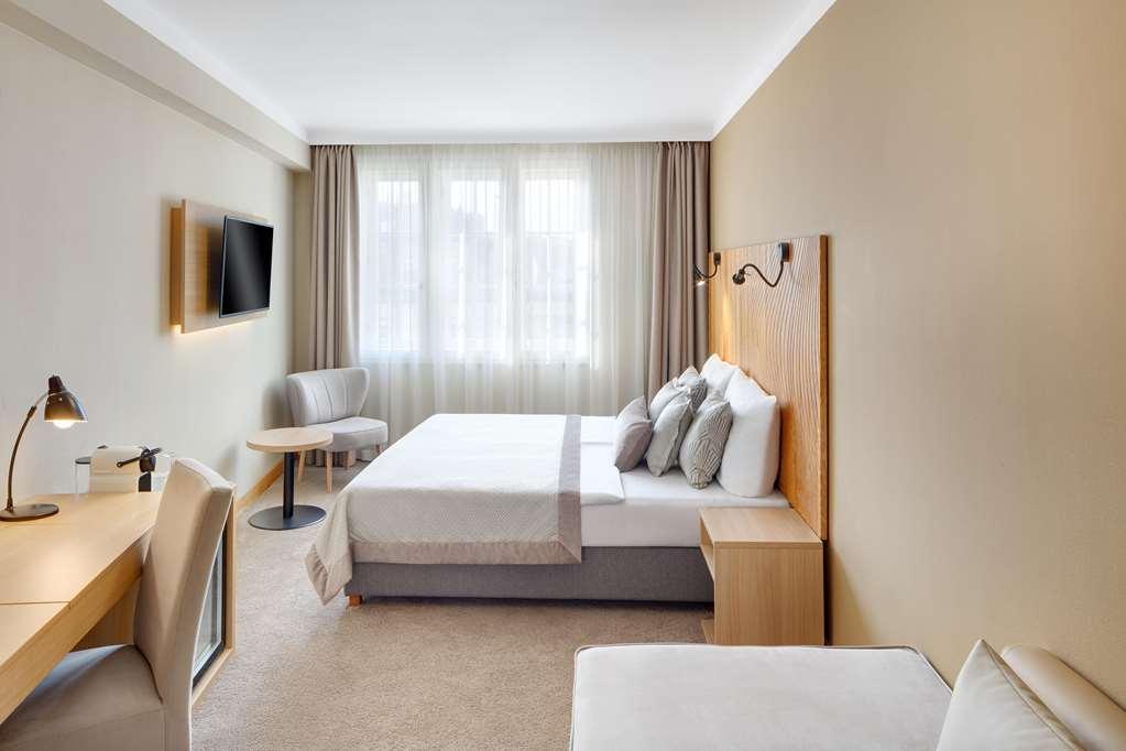 Clement 4* Praga