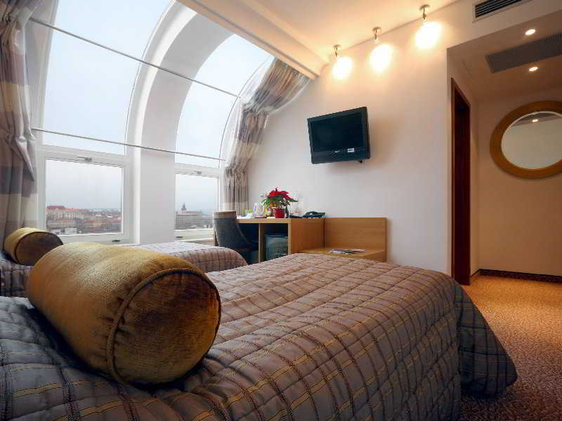 Clement Hotel