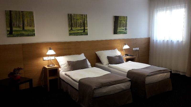 Clement 4* Praga