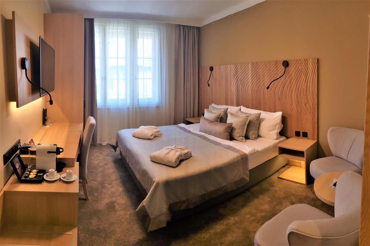 Clement Hotel